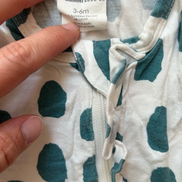 Softest Spearmint brand outfits with ruffle buns! - Picture 3 of 4